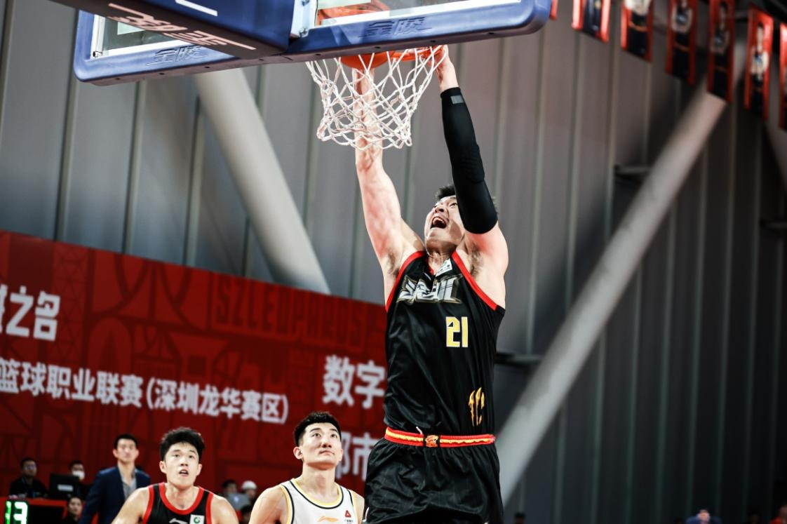 半岛体育app官方下载-包含黑熊主场尴尬失利，进攻端状态低迷的词条